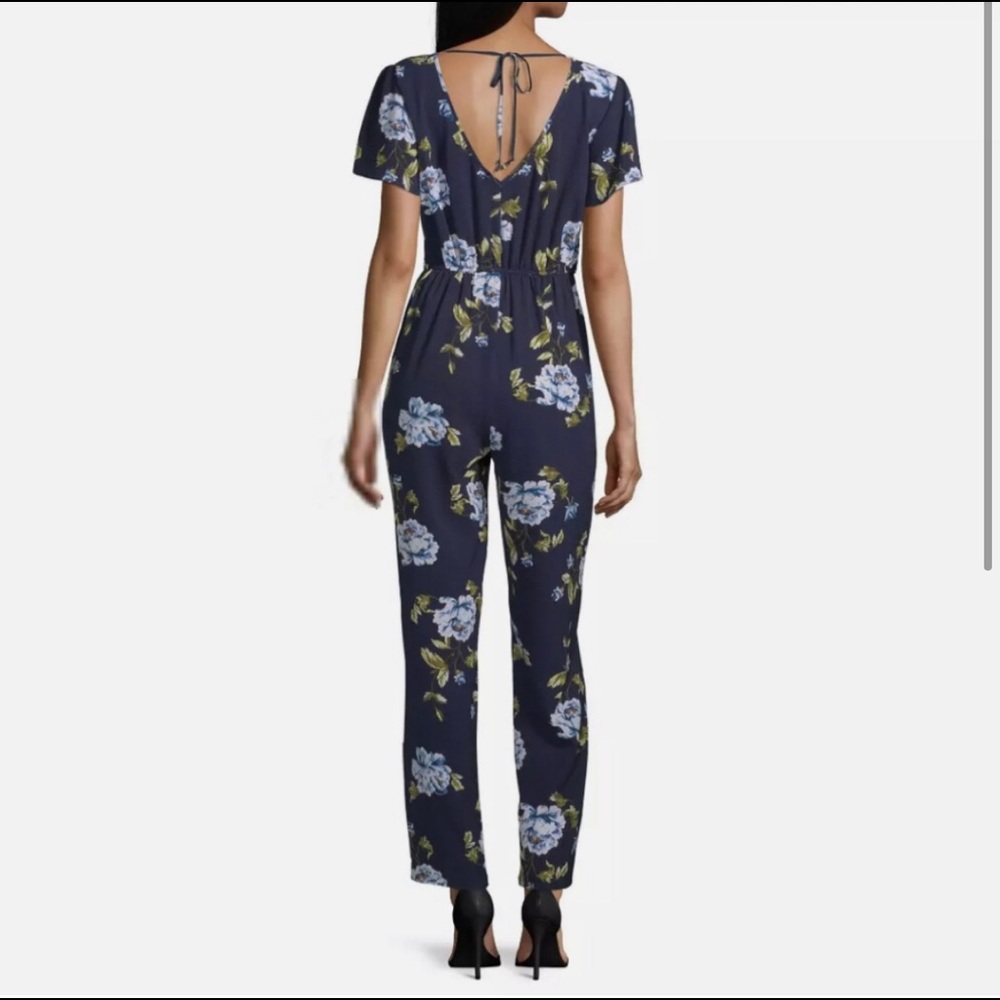 small floral jumpsuit, worn once - Picture 2 of 2